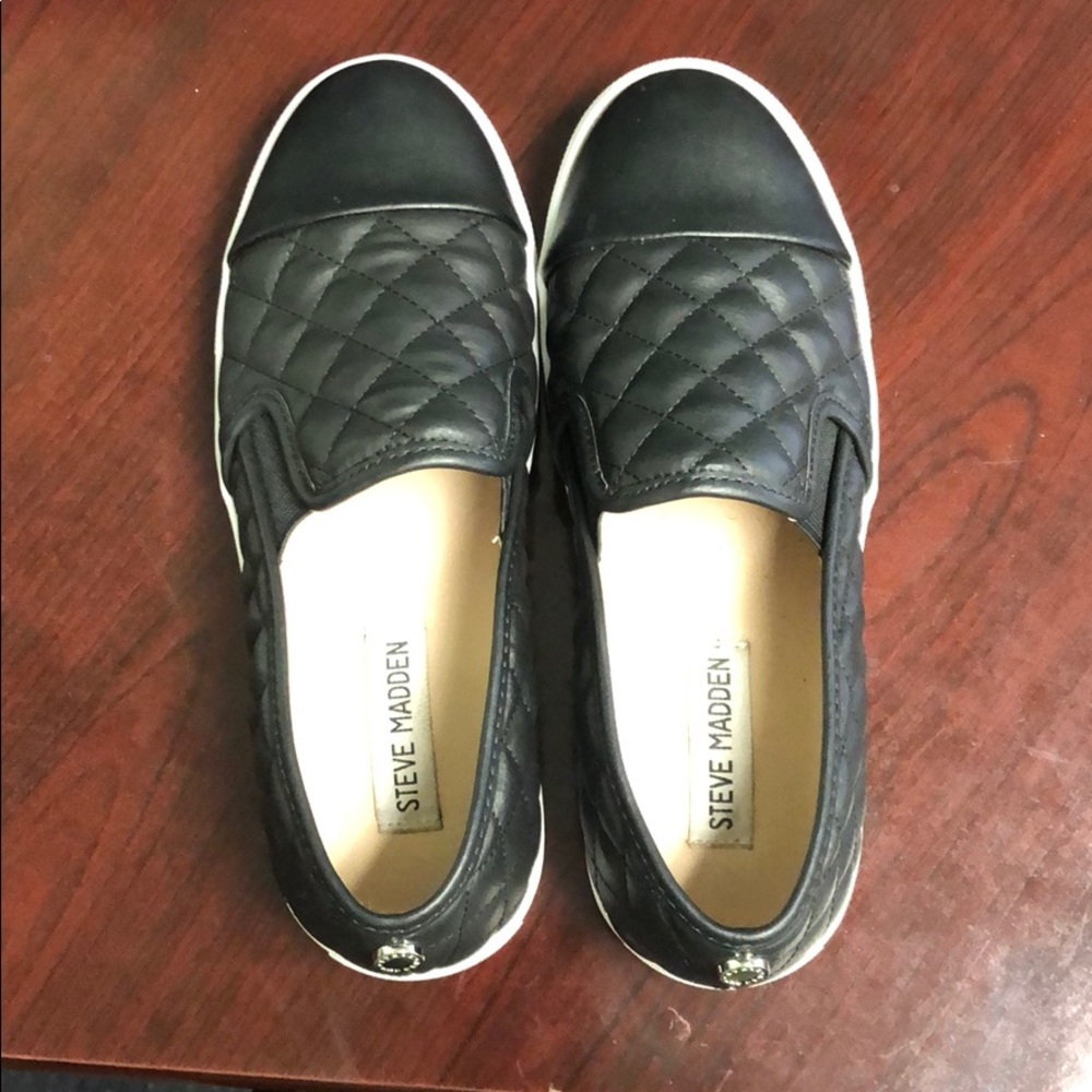 Steve Madden slip on sneakers